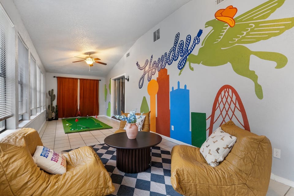 Creative space to sit and chat 