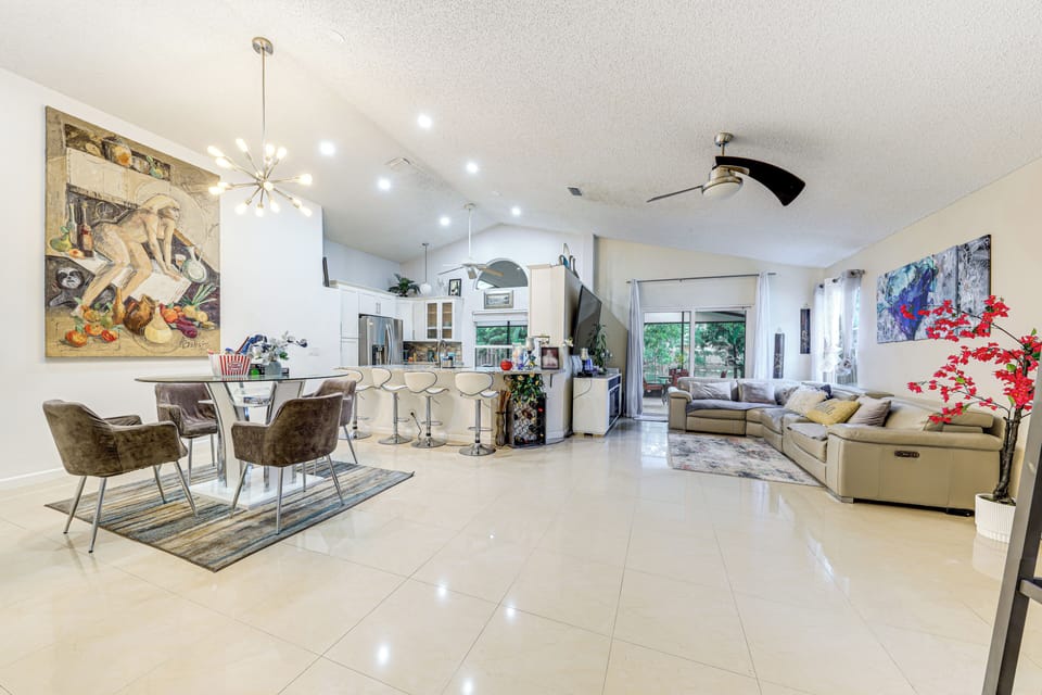 Dining Table | Breakfast Bar | Dishware/Flatware
