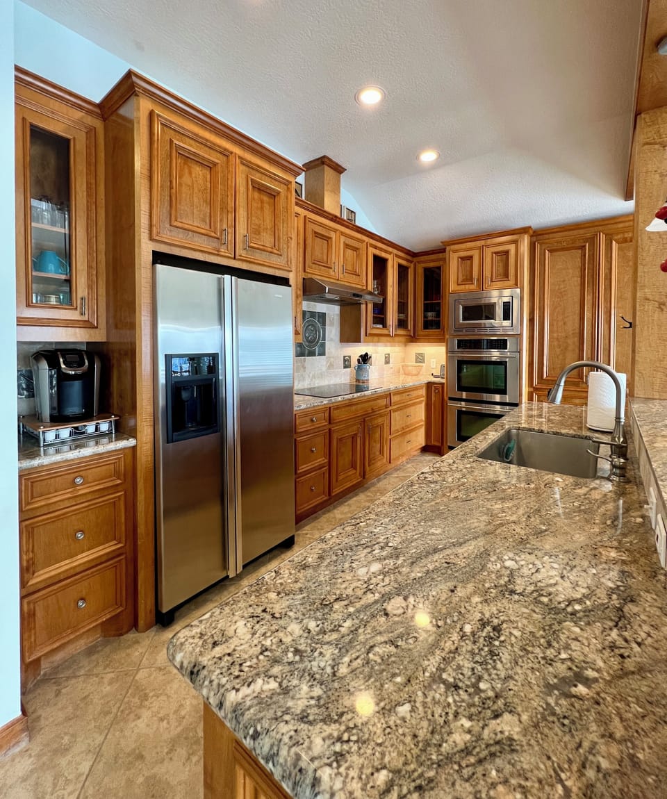 Fully stocked kitchen.