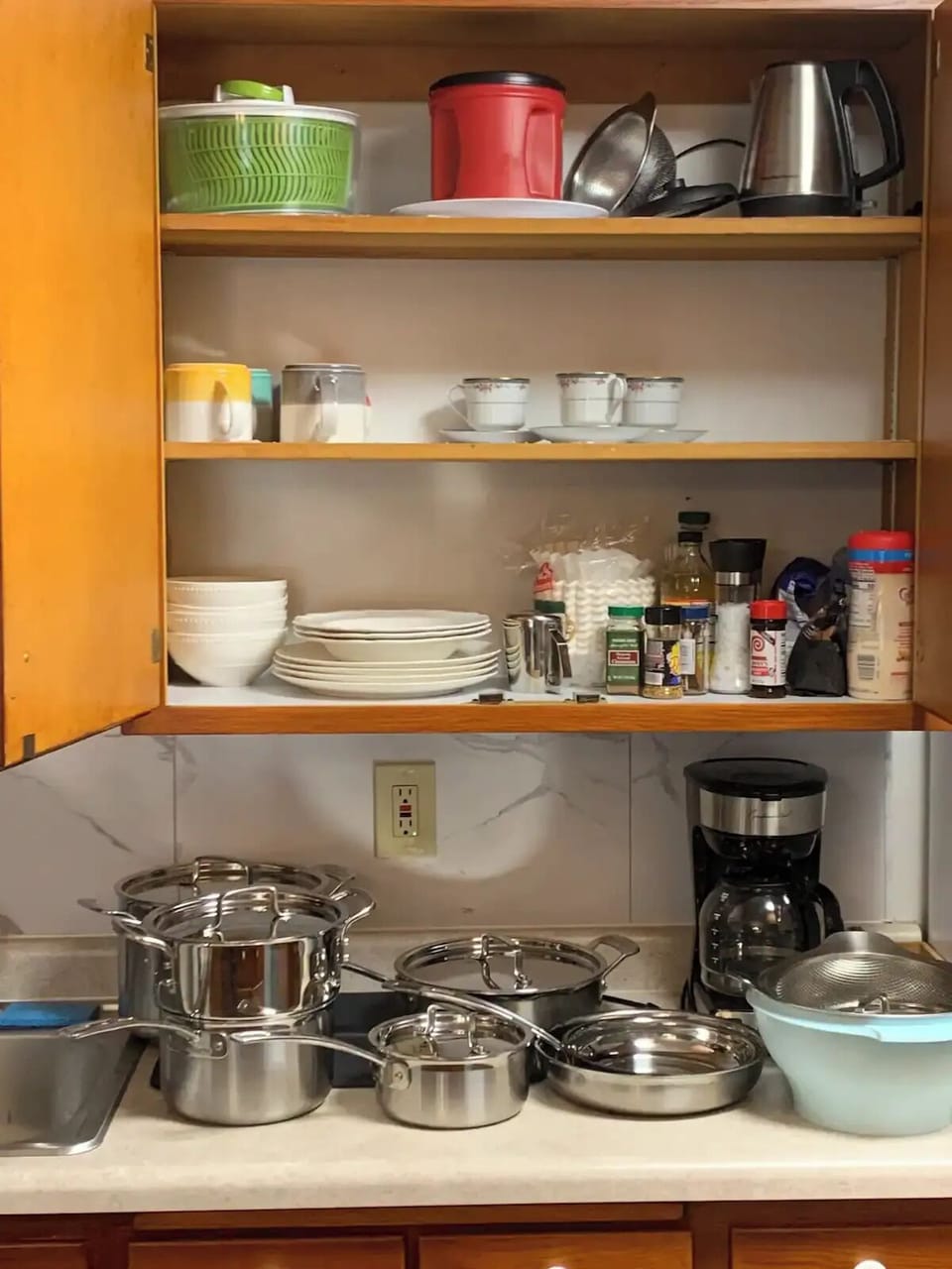 Full kitchen