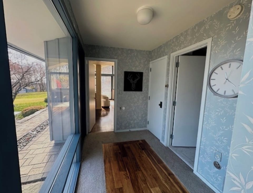 Foyer to the private suite complete