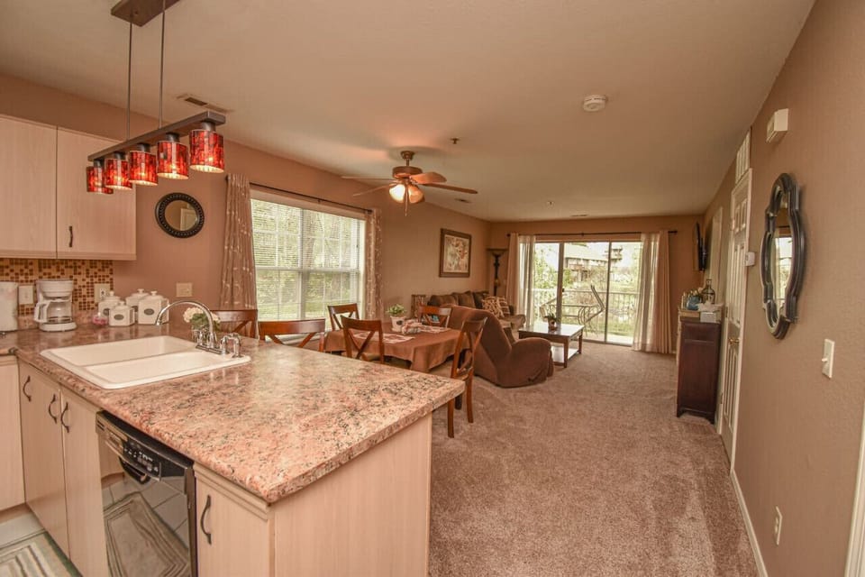The open concept design of the living area allows you to change your settings quickly without missing a moment of fun.