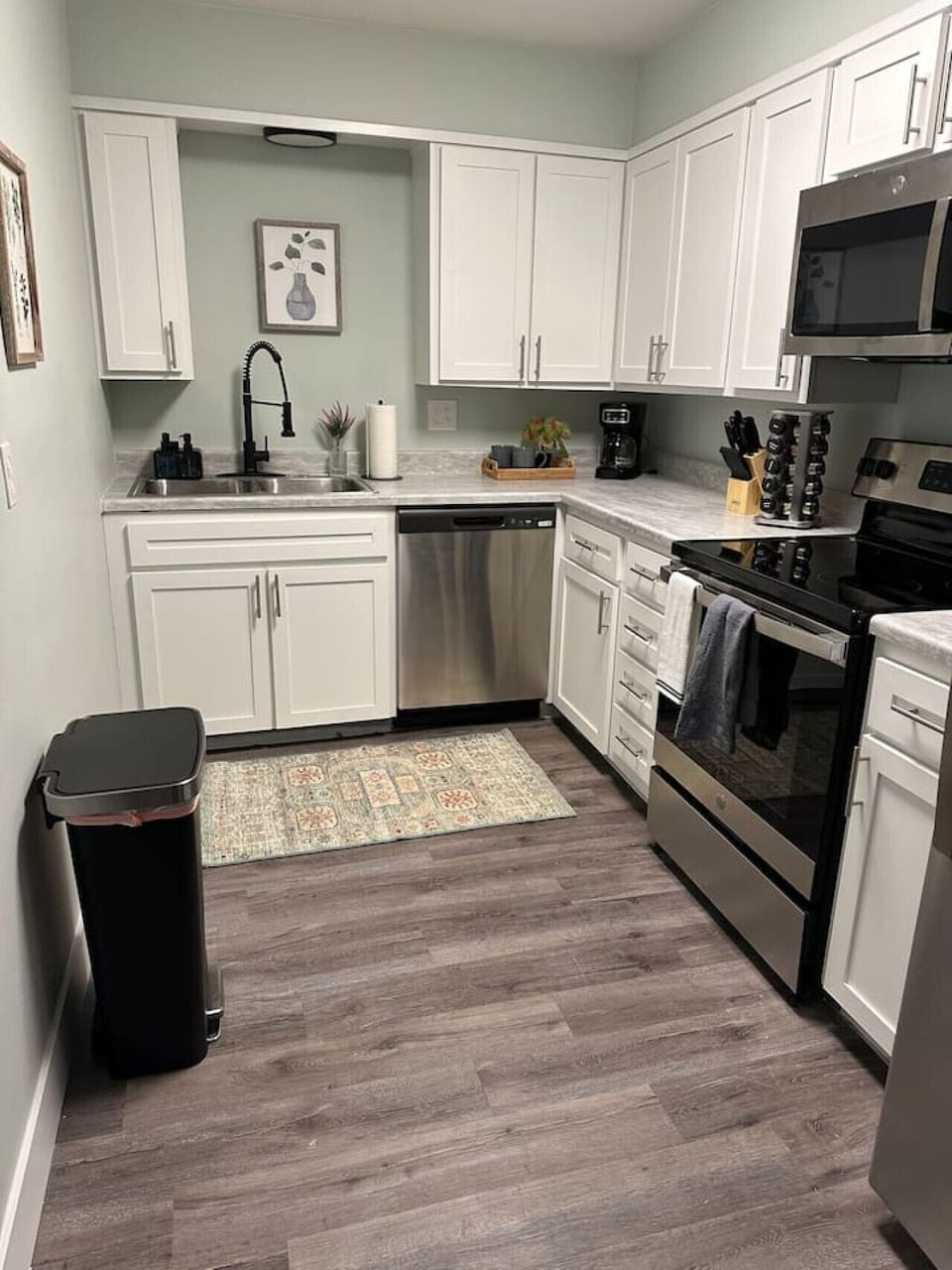 Fully equipped kitchen to accommodate all your kitchen needs.
