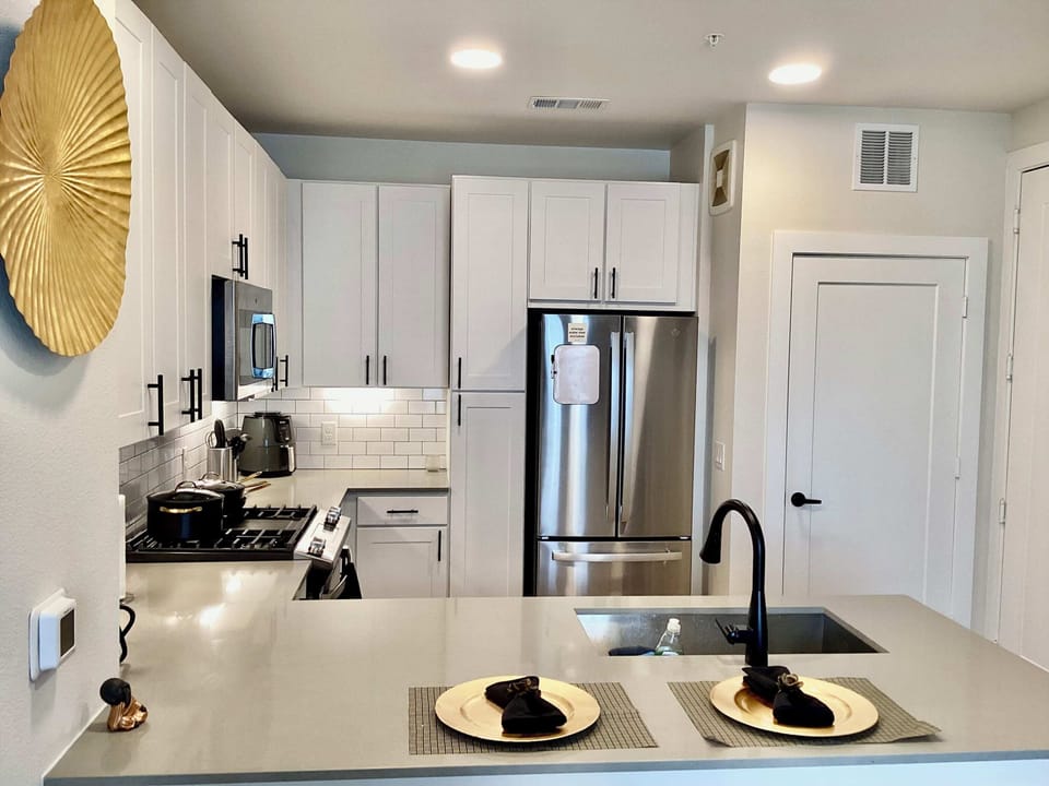 Full kitchen 