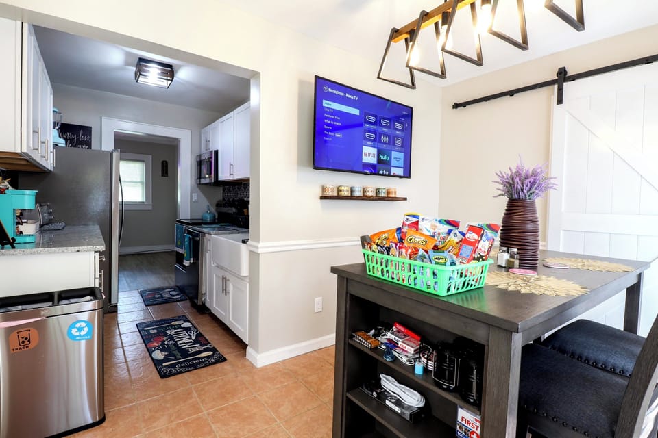 Dining Room with view to Kitchen 