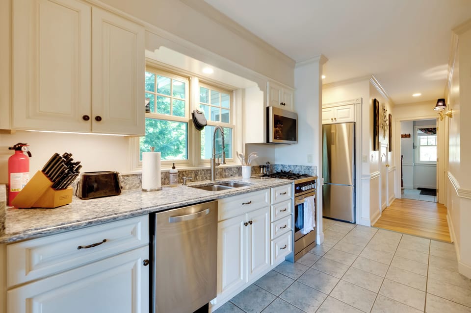 Kitchen | Cooking Basics | Dishwasher | 1st Floor