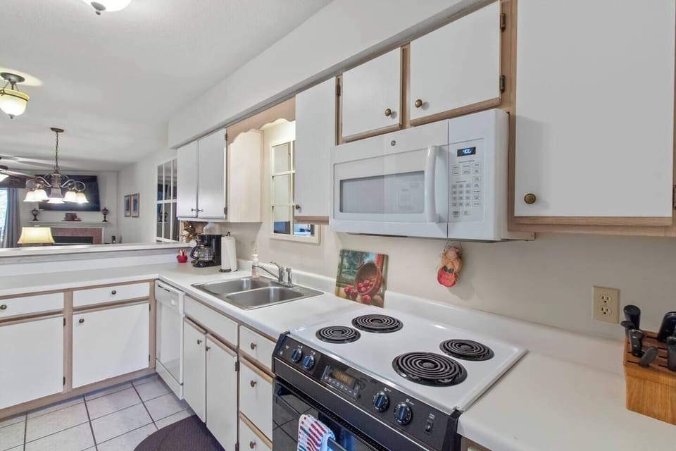 Fully equipped kitchen