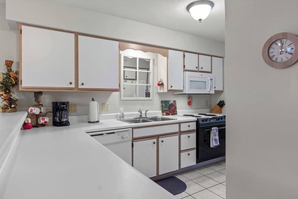 Fully equipped kitchen