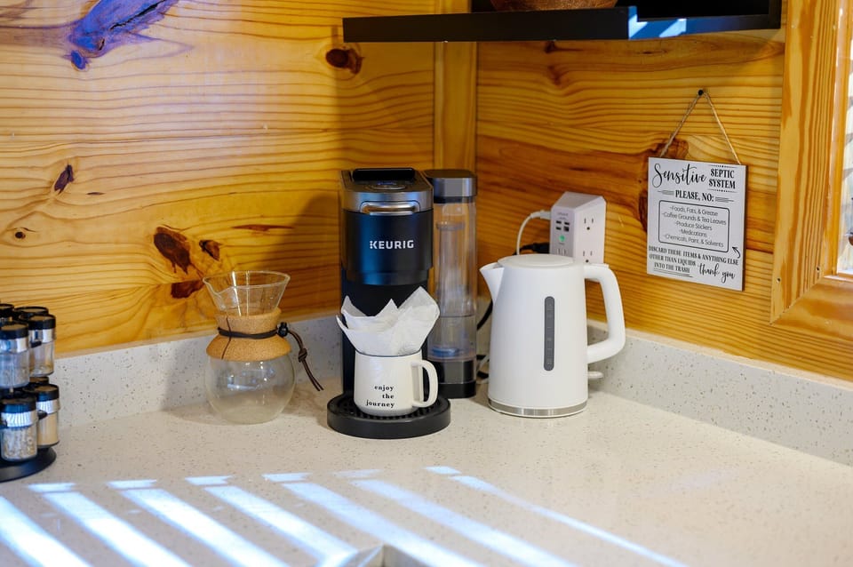 Keurig, drip, pour over and electric kettle provided. Coffee and KCups provided