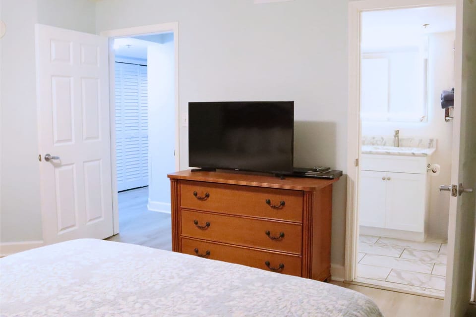 Second Full Bathroom (1)