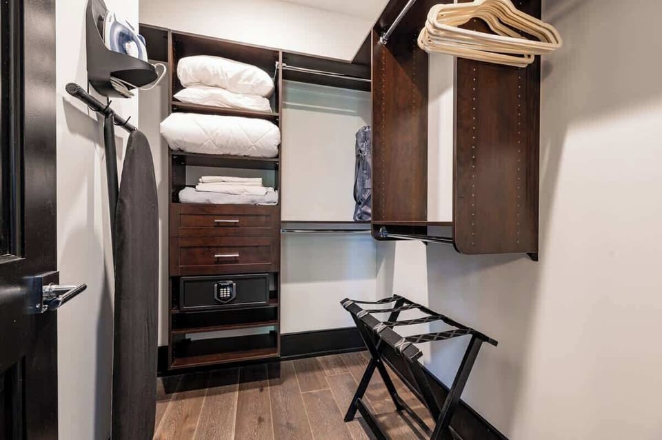 Extra linen and iron/ironing board provided.