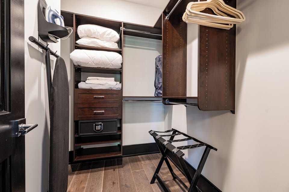 Primary bedroom closet