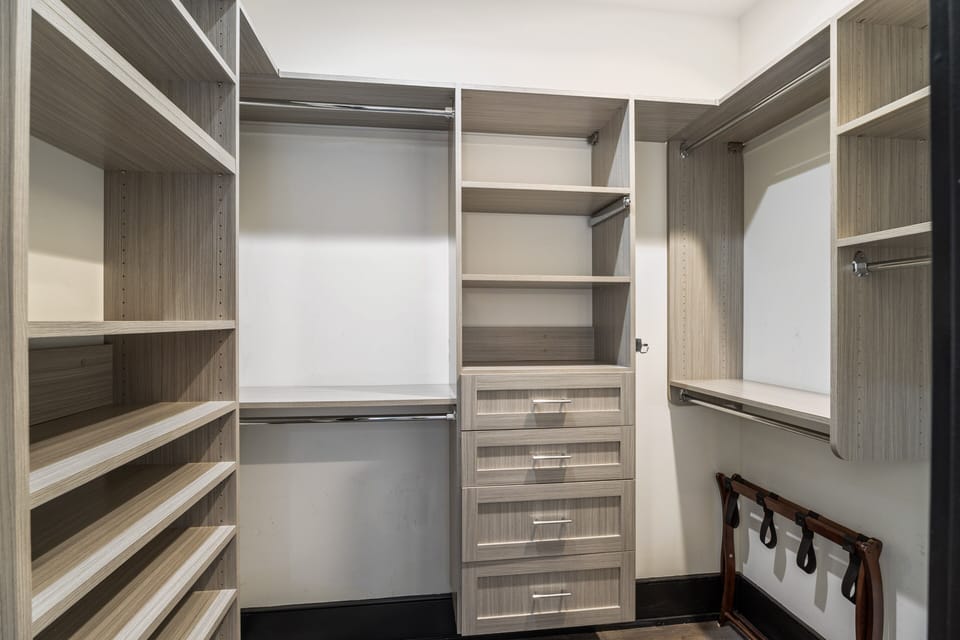 Primary bedroom closet
