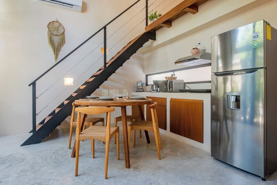 Dining & Kitchen