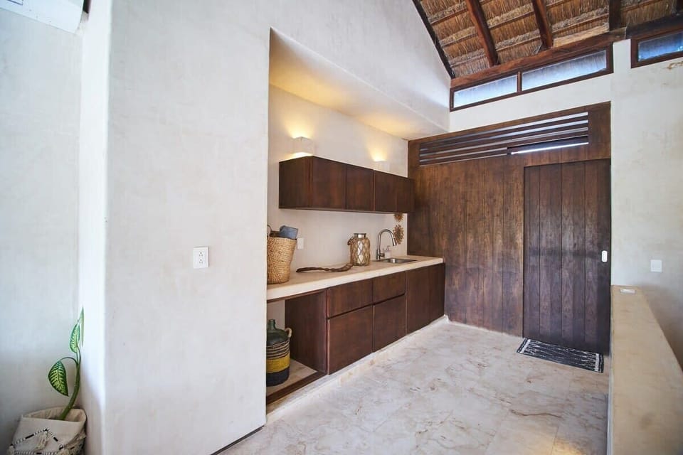 Third-floor kitchenette