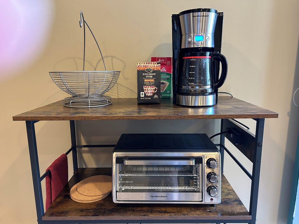 Air fryer/ toaster oven combo, and coffee maker.