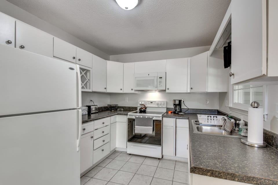 Kitchen | 2-Story Townhome | Drip Coffee Maker