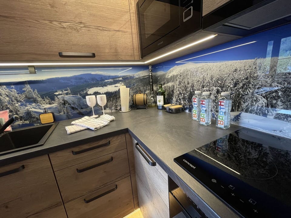 Cabinetry, Property, Countertop, Kitchen, Interior Design, Drawer, Architecture, Tableware, Wood, Building