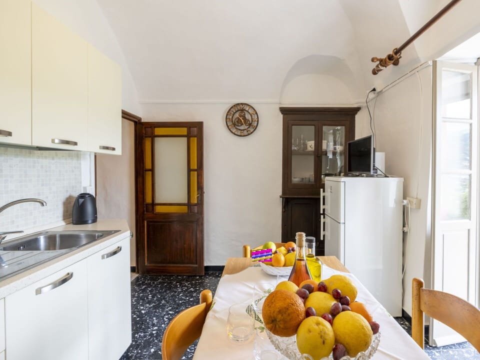 Food, Property, Sink, Cabinetry, Kitchen Sink, Tableware, Interior Design, Yellow, Window, Wood