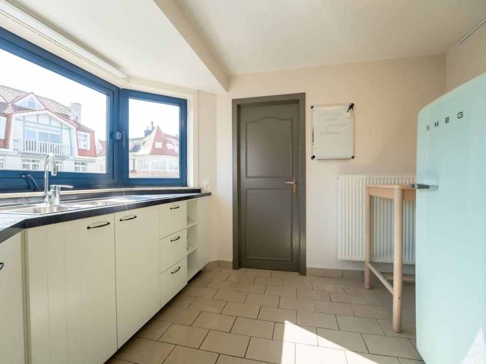 Sky, Property, Table, Furniture, Plant, Building, Chair, Interior Design, Shade, Tableware