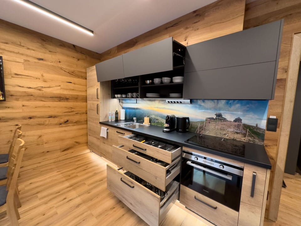 Property, Furniture, Cabinetry, Countertop, Building, Shelving, Wood, Interior Design, Kitchen, Living Room