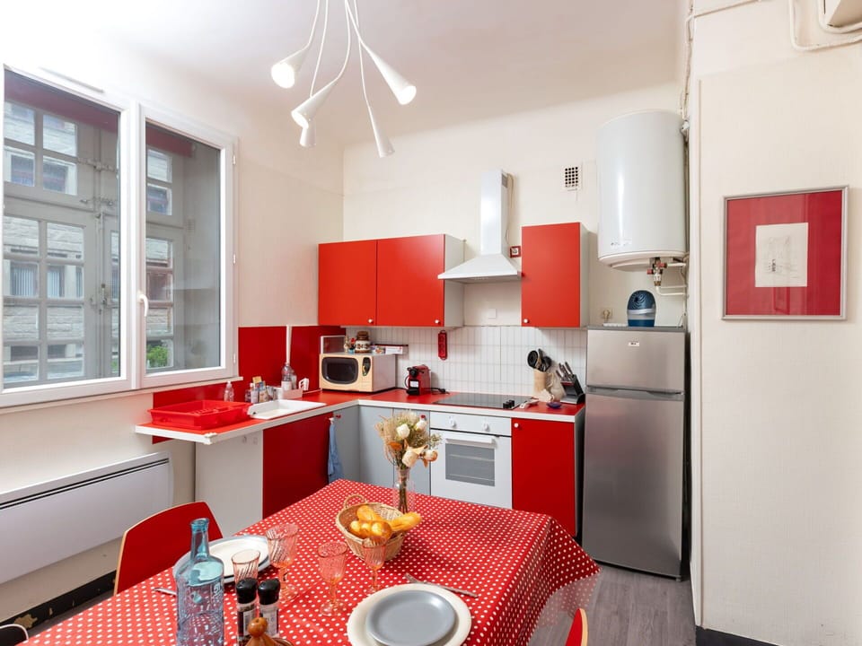 Furniture, Table, Property, Cabinetry, Window, Lighting, Kitchen, Chair, Interior Design, Floor