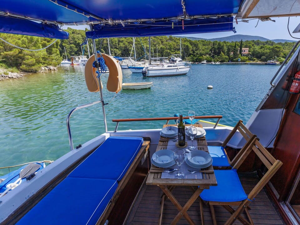 Water, Boat, Watercraft, Naval Architecture, Blue, Azure, Chair, Lake, Leisure, Shade