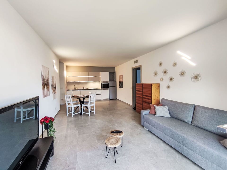 Furniture, Property, Building, Lighting, Wood, Table, Flooring, Interior Design, Floor, Couch