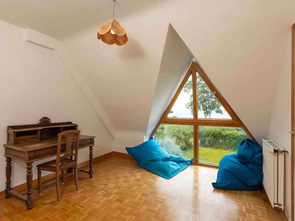 Property, Building, Wood, Interior Design, Flooring, Shade, Floor, House, Hardwood, Window