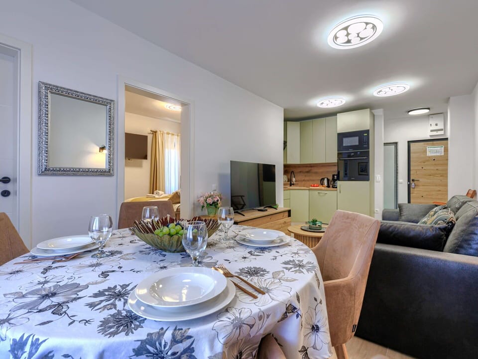 Table, Furniture, Property, Couch, Azure, Wood, Living Room, Interior Design, Floor, Comfort