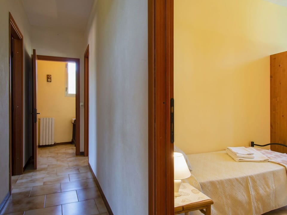 Property, Wood, Interior Design, Floor, Door, Real Estate, Comfort, Ceiling, Building