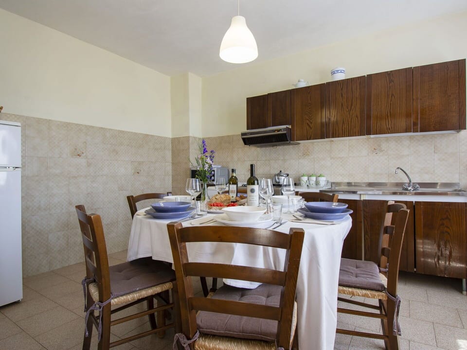 Furniture, Property, Table, Chair, Cabinetry, Wood, Interior Design, Flooring, Hardwood, Kitchen & Dining Room Table