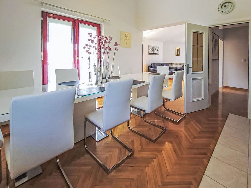 Furniture, Interior Design, Flooring, Floor, Chair, Wood, Table, Room, Ceiling, Wood Flooring