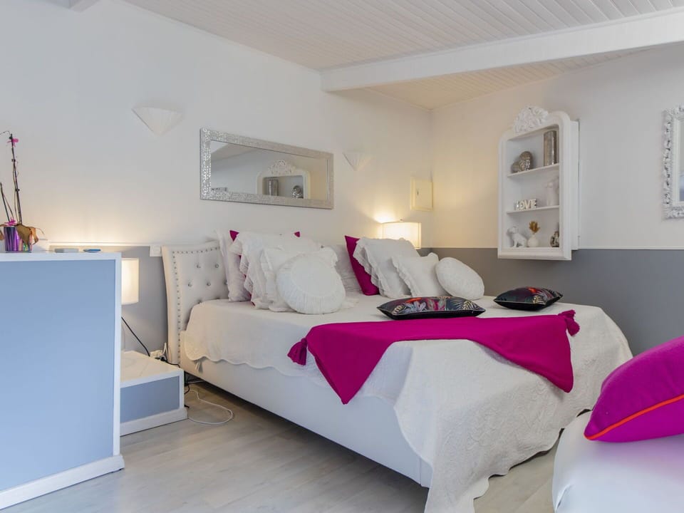 Property, Furniture, White, Picture Frame, Comfort, Interior Design, Building, Lamp, Wood, Bed Frame