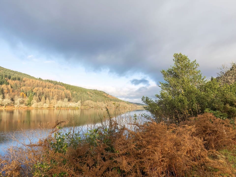 Sky, Snow, Mountain, Building, World, Slope, House, Natural Landscape, Freezing, Landscape