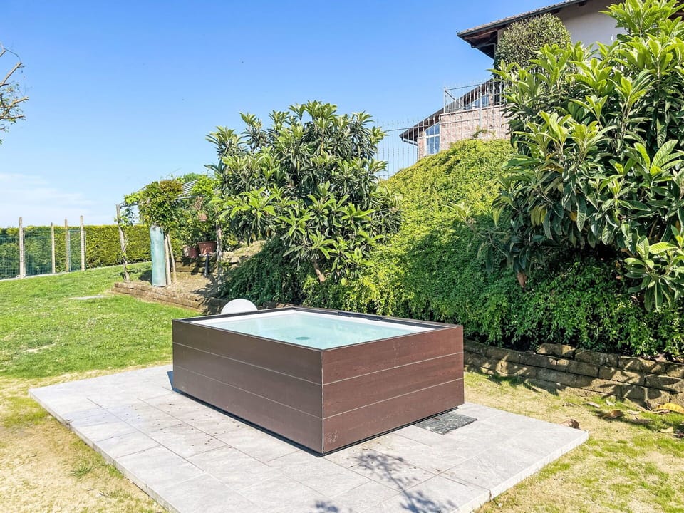 Garden, Landscaping, Water Feature, Swimming Pool, Lawn, Backyard, Yard, Shade, Design