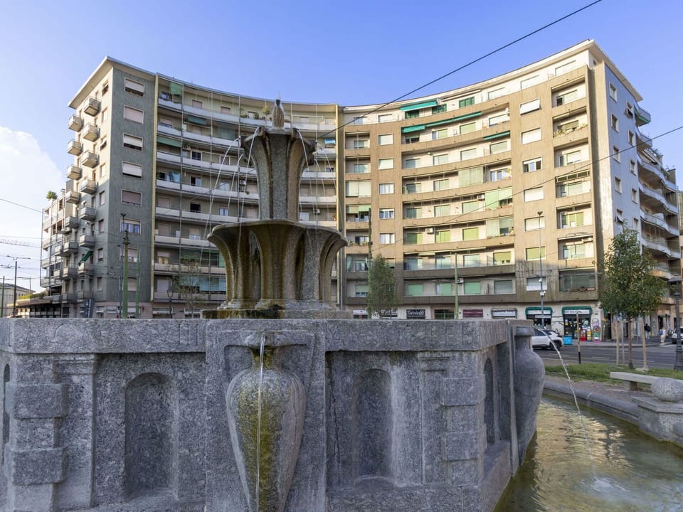 Sky, Water, Building, Daytime, Urban Design, Tower Block, Condominium, Residential Area, Tree, Real Estate