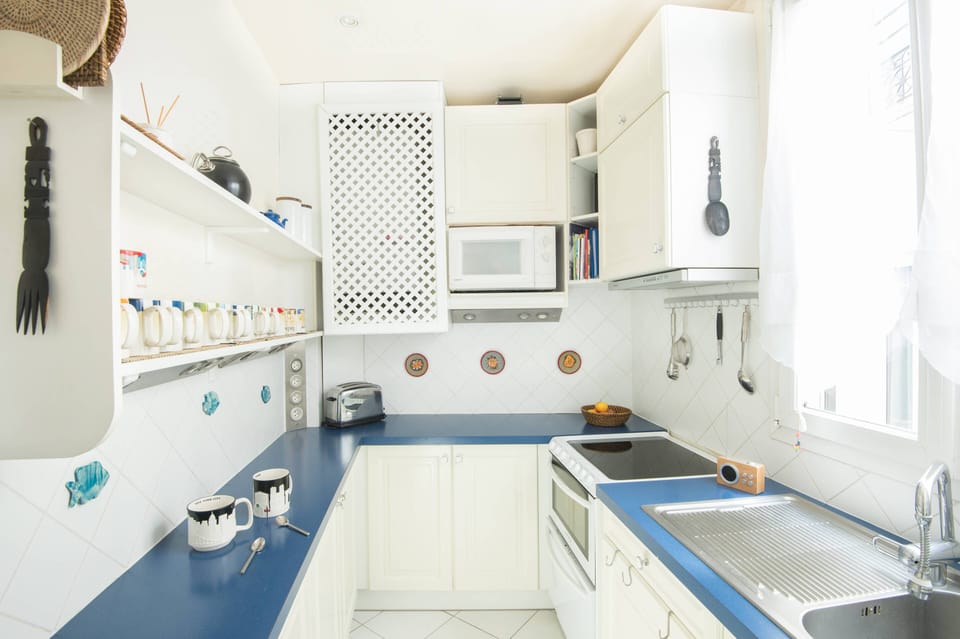 Dishwasher, Freezer, Hob (electric),Nespresso coffee machine,oven,microwave