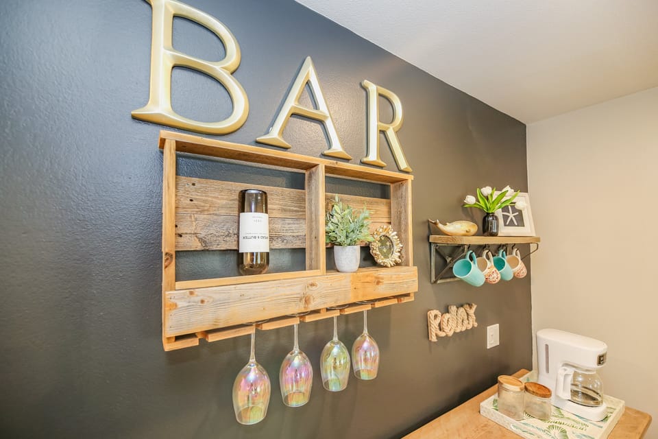 Personalized bar space created for unwinding with a drink after a day spent at the beach