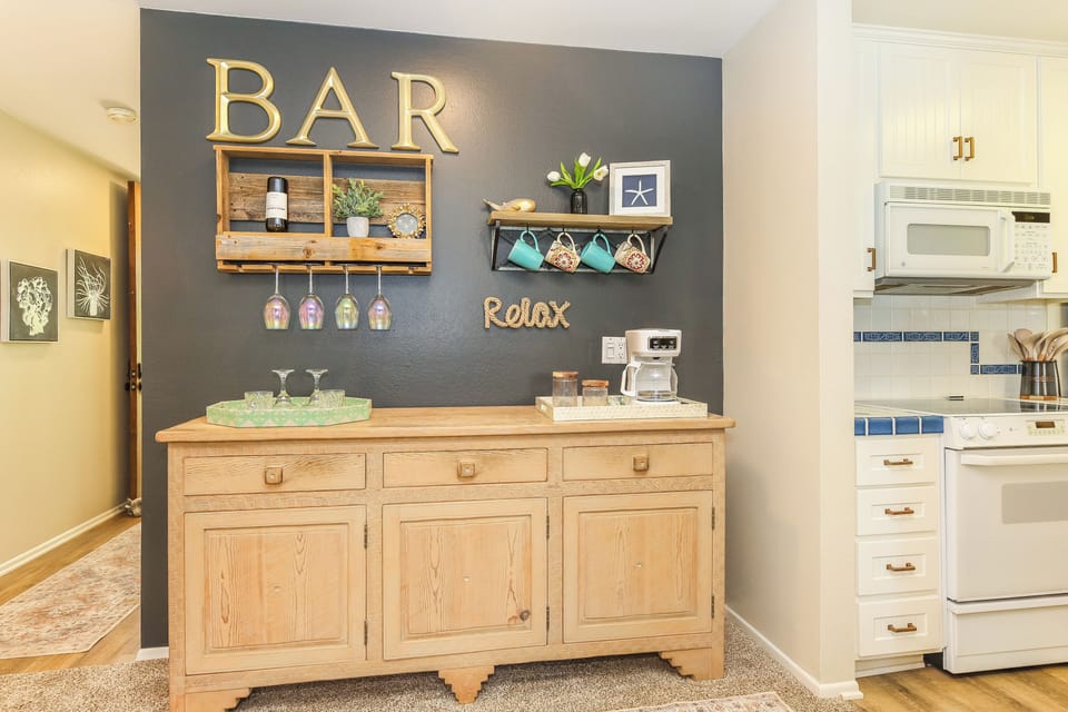 Beverage and coffee station