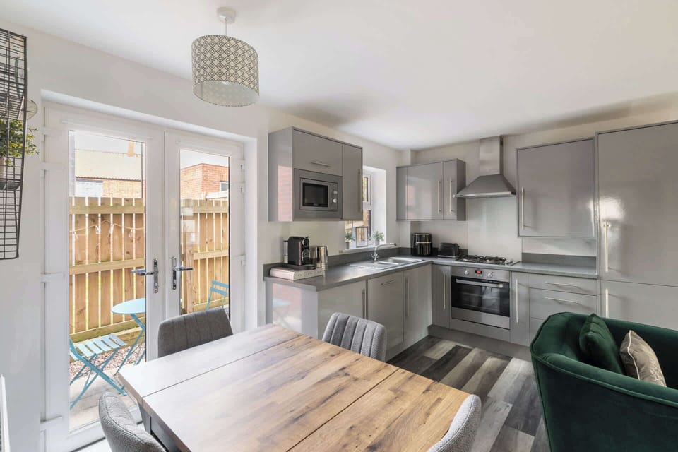 Shipwright Lodge, Whitby - Host & Stay
