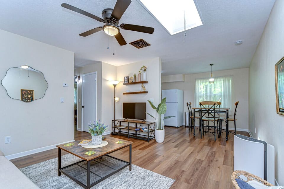 Enjoy a 40` smart tv in the living room - simply sign into your favorite streaming apps and enjoy!