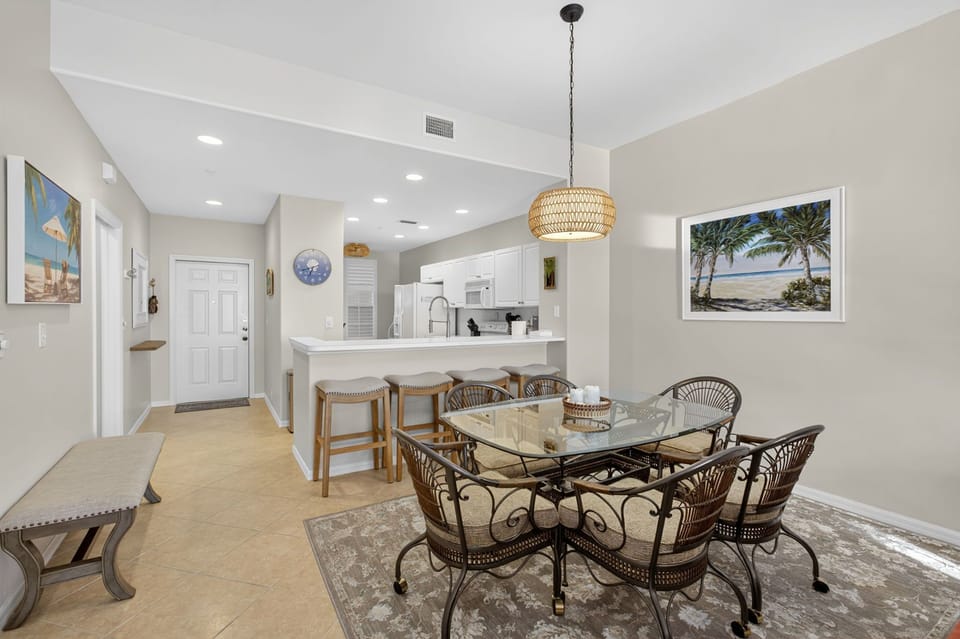 Dining Room & Kitchen