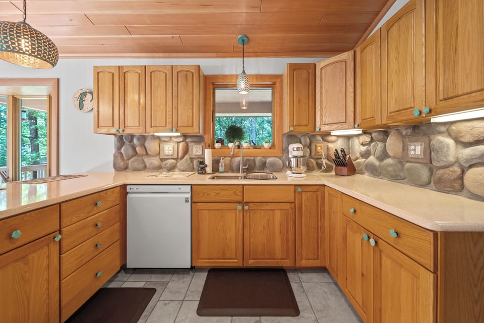 Fully stocked kitchen.