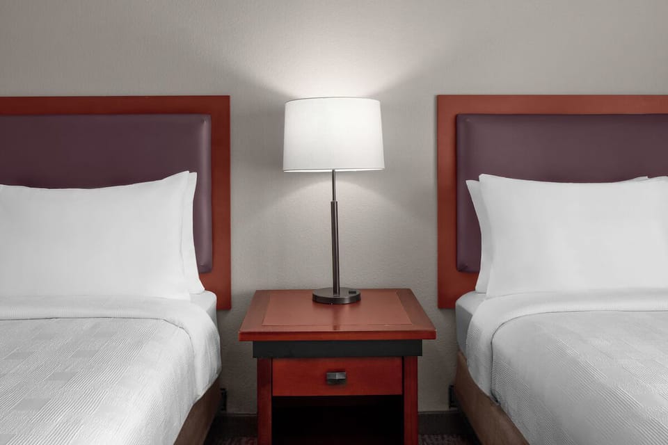 Unit with 2 Queen beds