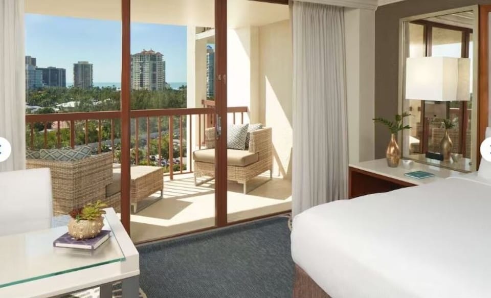 Unit with 1 King bed