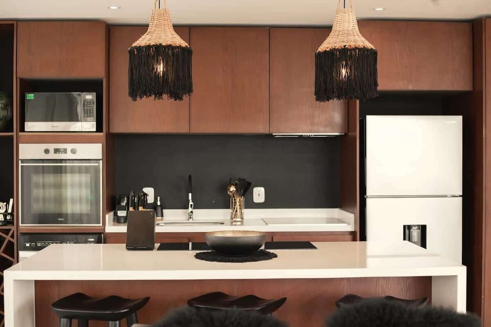 Fully equipped kitchen.