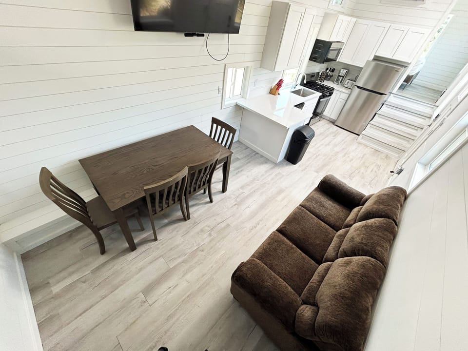 Living room/dining room space