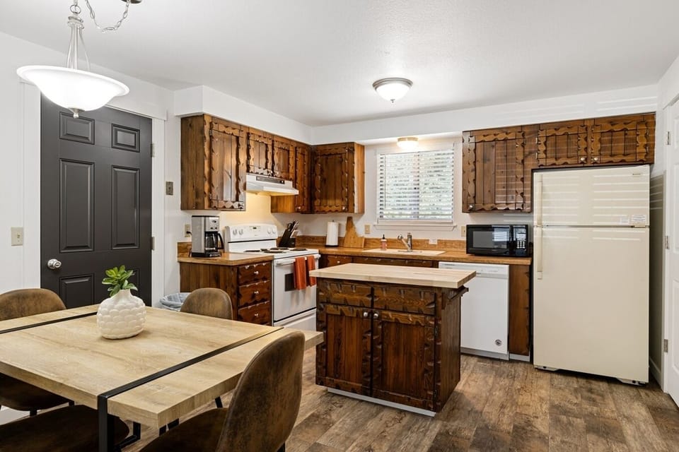 Full kitchen with dining room