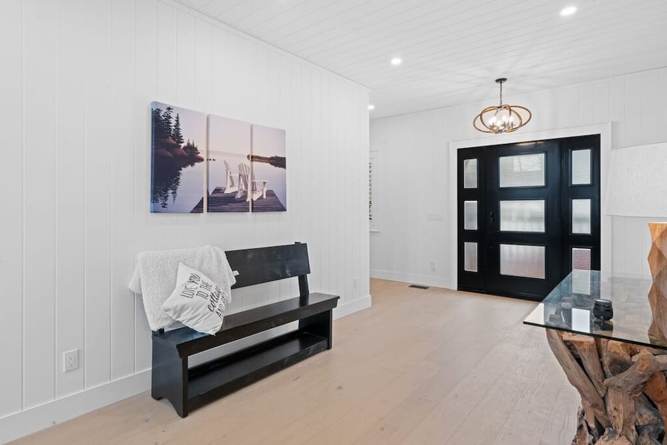 Foyer with bench.